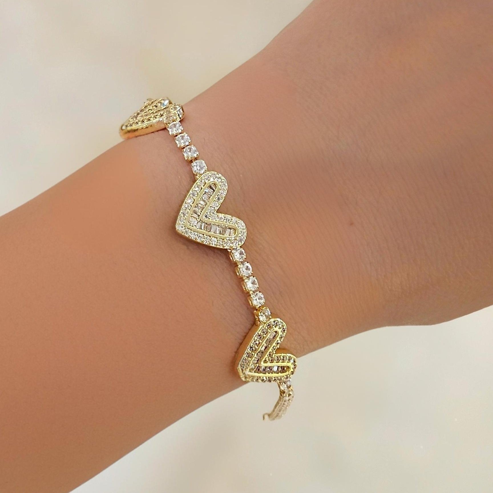 Kalp Detaylı Su Yolu Gold Bileklik