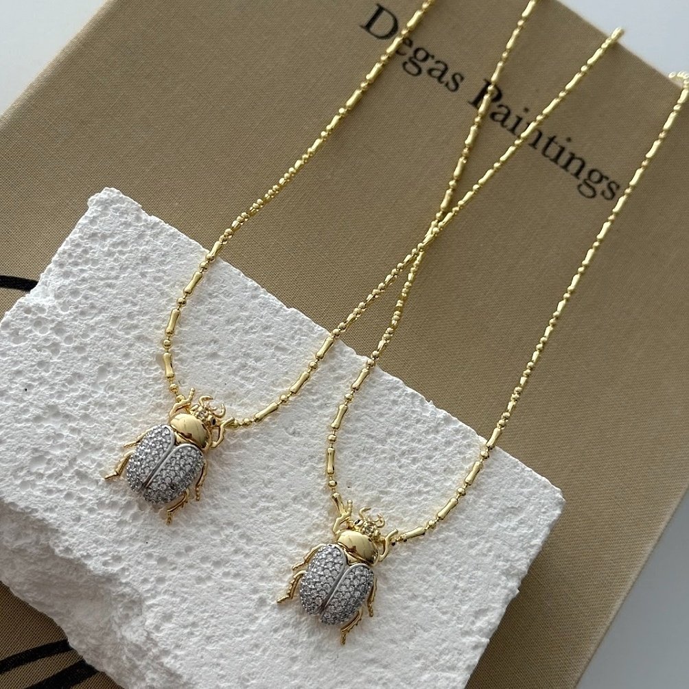 Taşlı Böcek Kolye