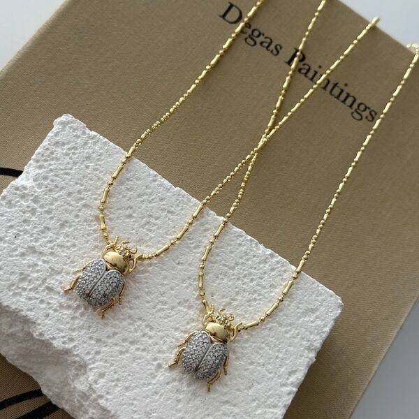 Taşlı Böcek Kolye