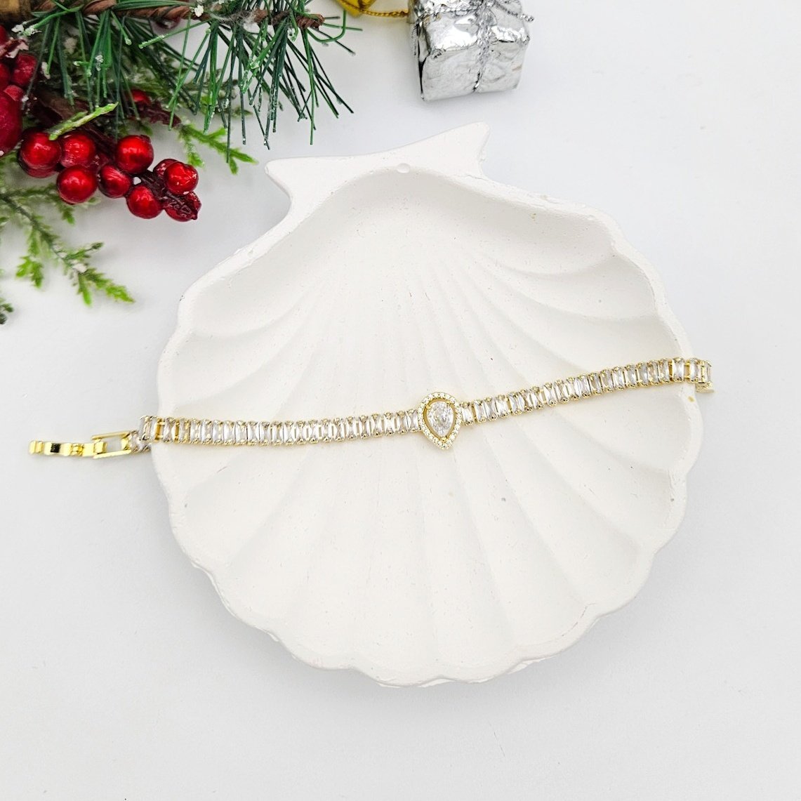 Çelik Damla Baget Taşlı Gold Bileklik