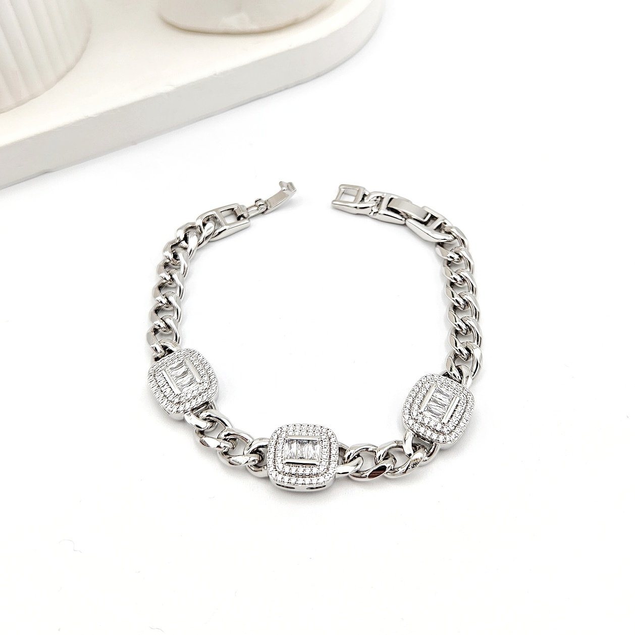 Özel Seri Kare Baget Taşlı Silver Bileklik