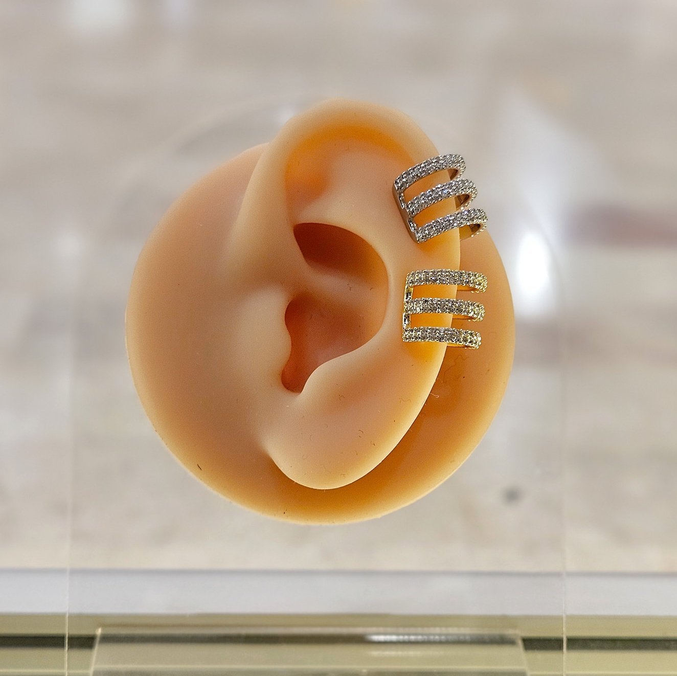 Üçlü Zirkon Taşlı Kıkırdak Küpe