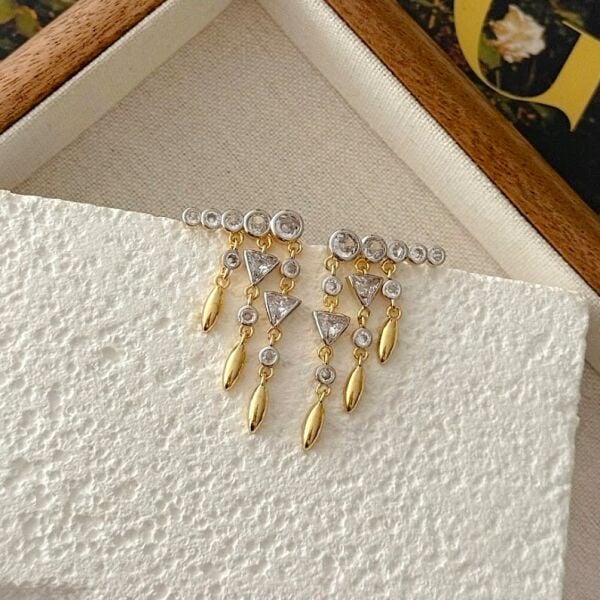 Özel Seri Çoklu 5 Sıra Baget Taşlı Tasarım Küpe