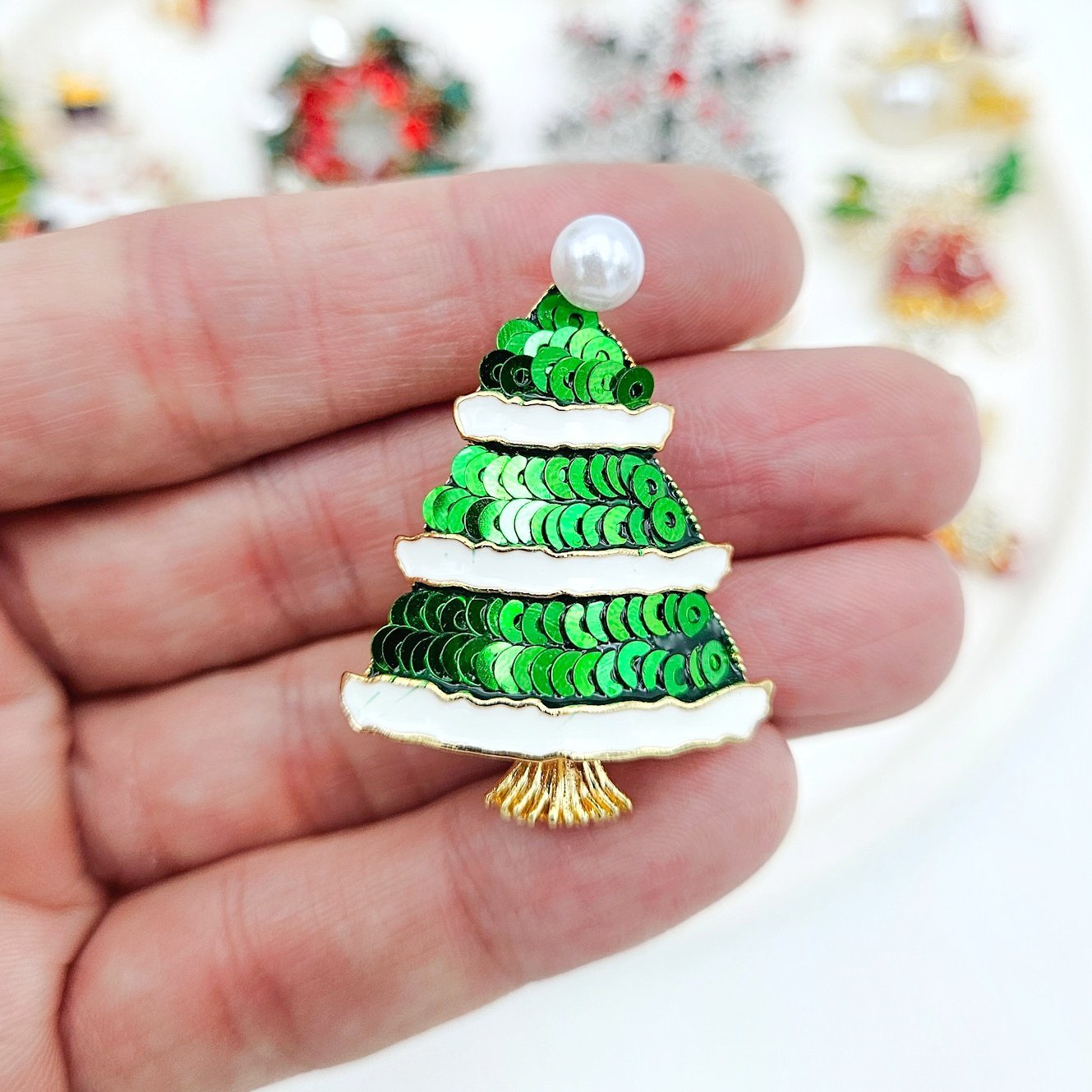 Pullu Çam Ağaçı Broş