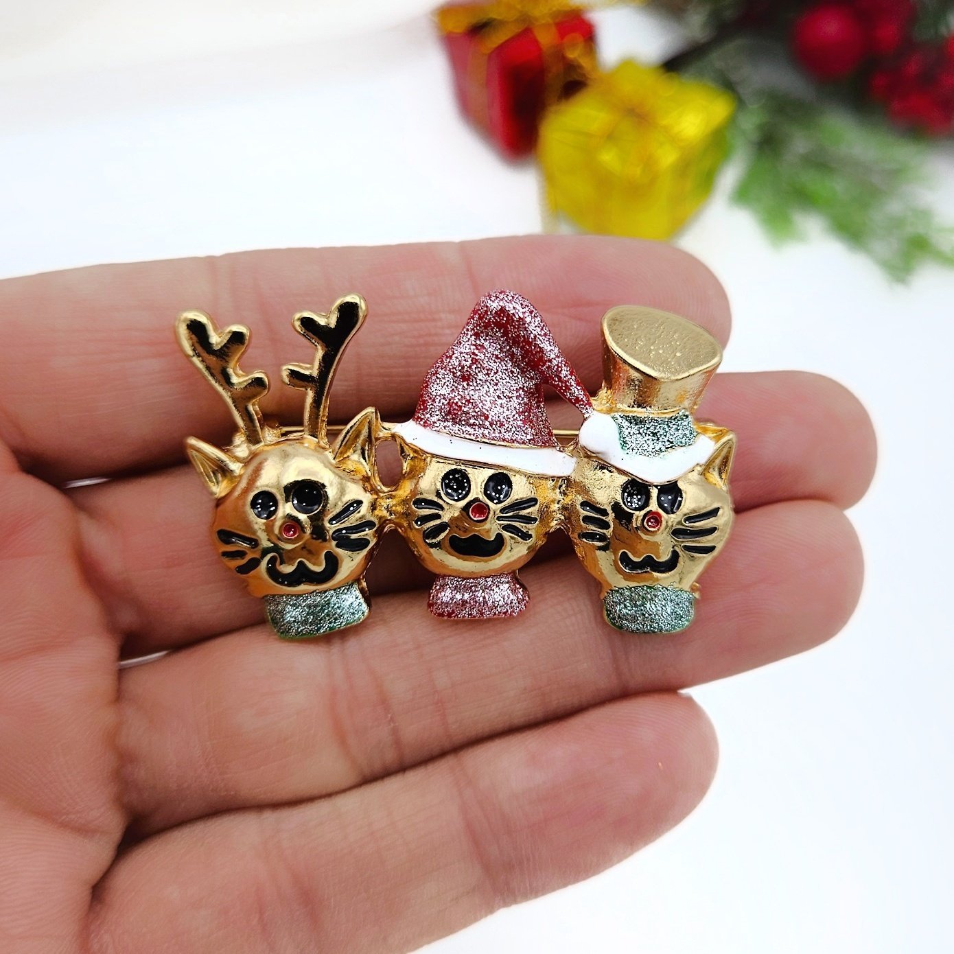 Üçlü Kedi Figürlü Broş