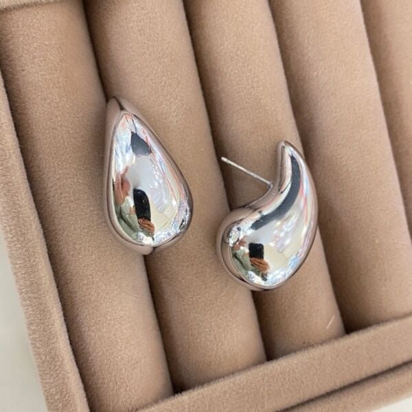 Orta Boy Bombeli Plaka Damla Model Silver Küpe