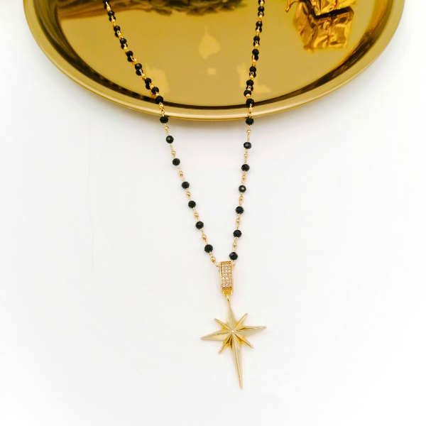 Kutup Yıldızı Boncukları Aralıklı Siyah Kolye