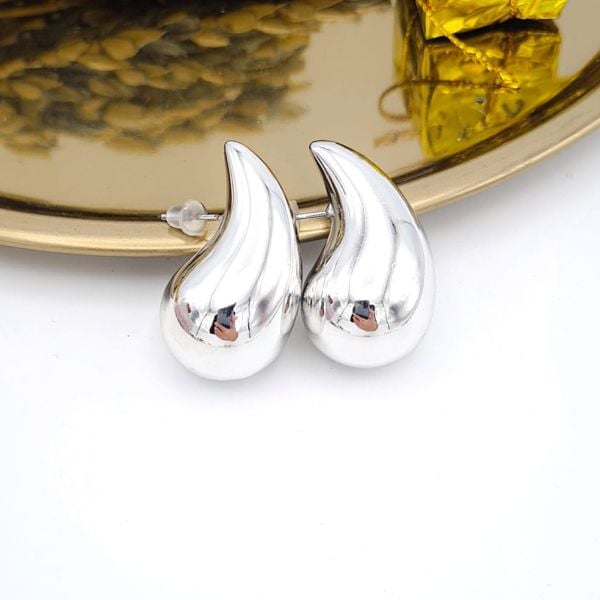 Büyük Bombeli Plaka Damla Model Silver Küpe