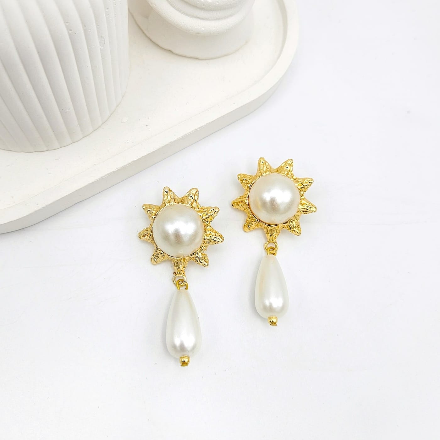 İncili Güneş Figür Küpe