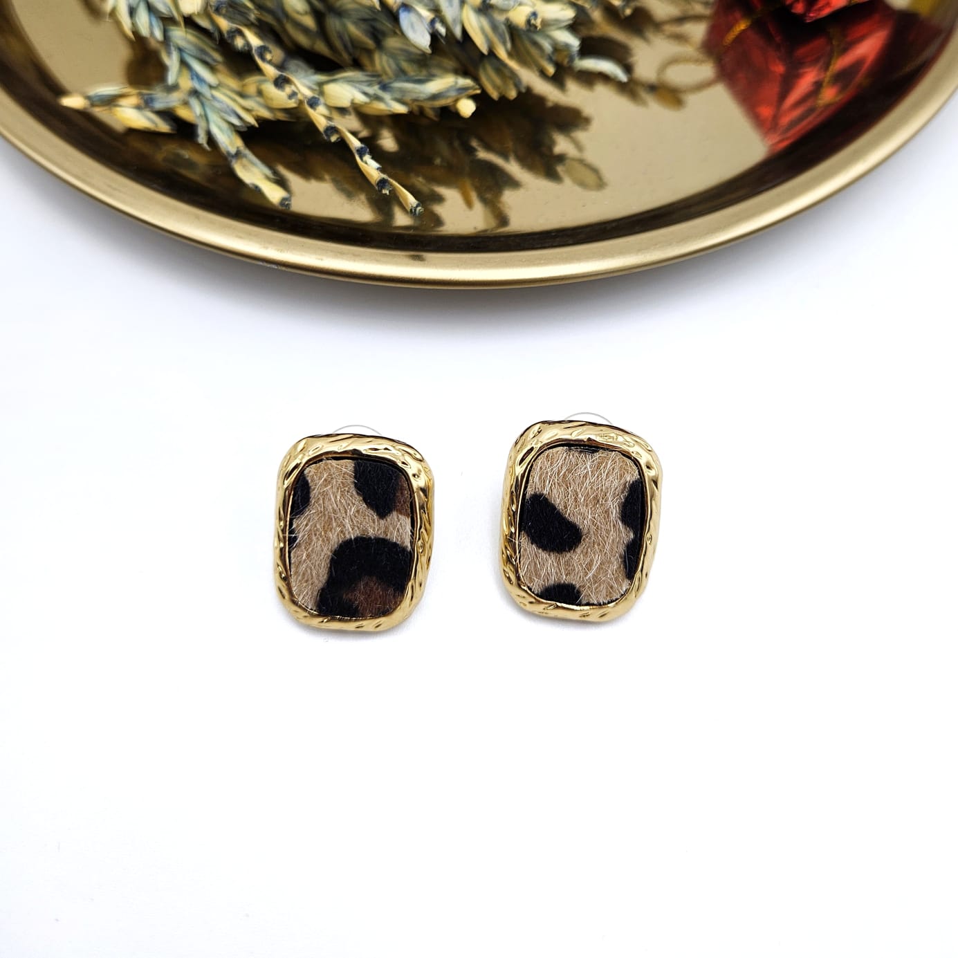 Tay Tüyü Dokulu Leopar Kare Küpe