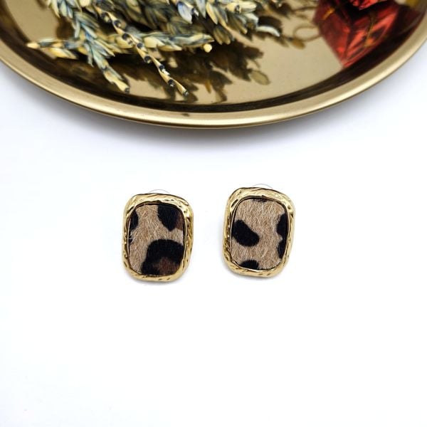 Tay Tüyü Dokulu Leopar Kare Küpe