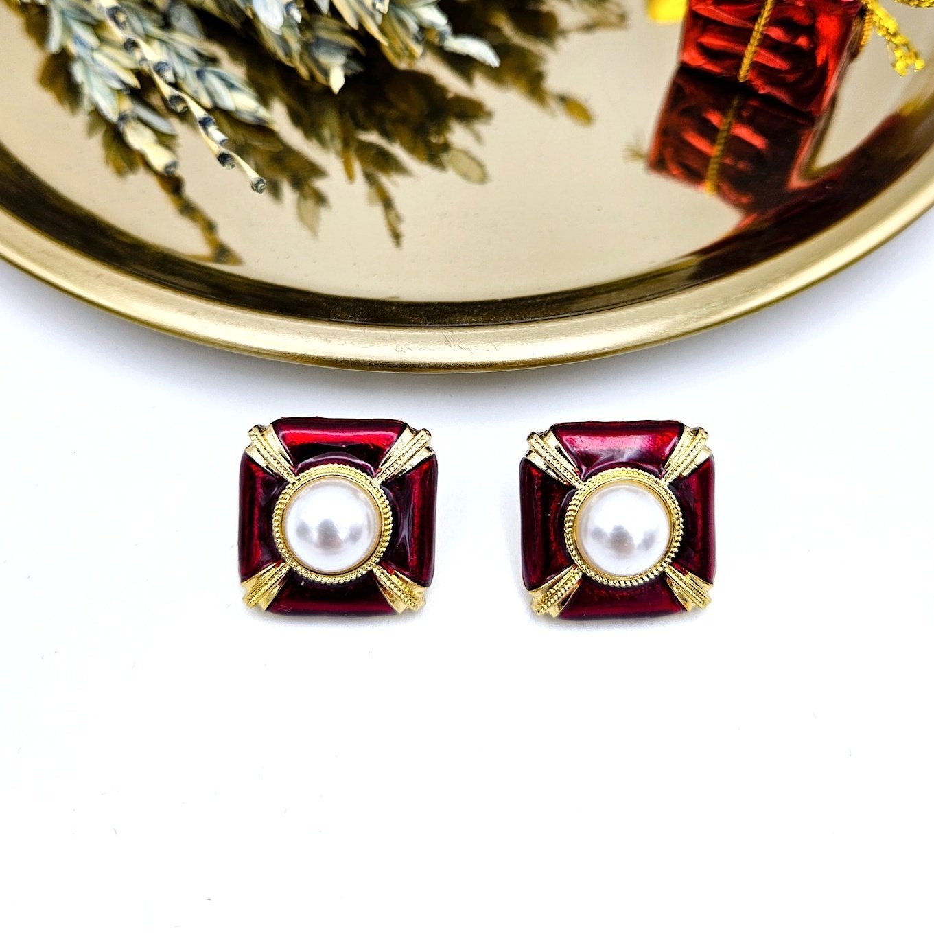 İncili Kare Vintage Bordo Küpe