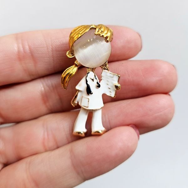 Kadın Hemşire Broş